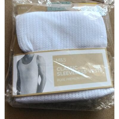 M&S CLASSIC SLEEVELESS VESTS XL