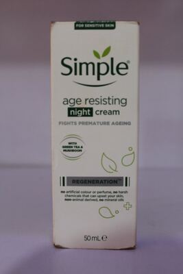Simple age resisting night cream