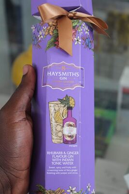Haysmiths Rhubarb & Ginger Gin with Indian Tonic (Luxury Cracker)
