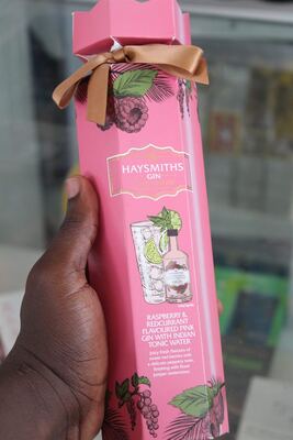 Haysmiths Raspberry & Redcurrant Pink Gin with Tonic (Luxury Cracker)